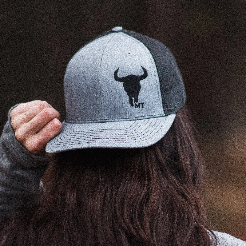 Retro cap with faded wash finish -Bison Skull MT Hat