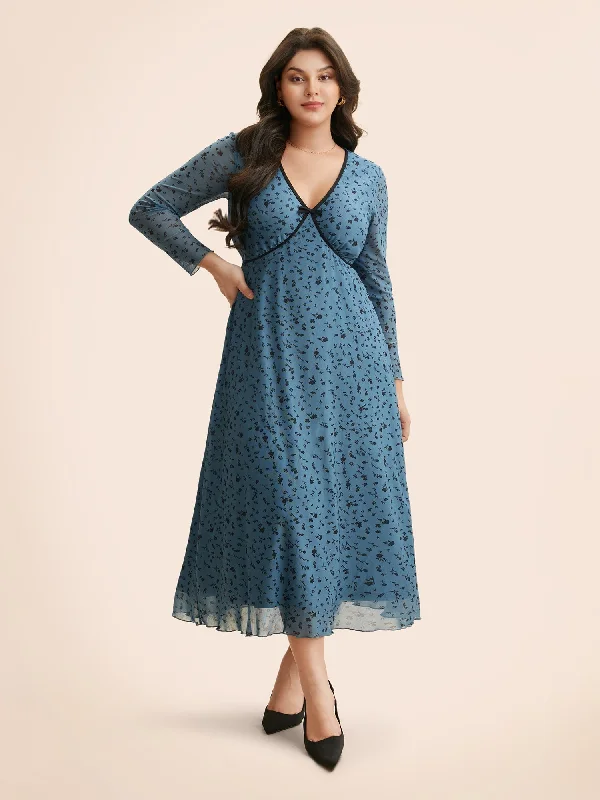 Plus size dresses for trendy vibes stay current -Ditsy Floral Bowknot Patchwork Mesh Dress