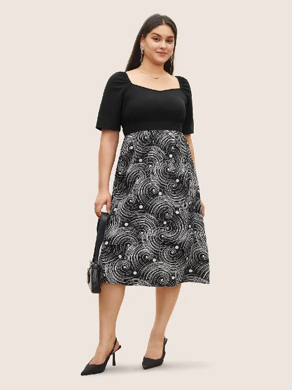 Plus size dresses featuring animal prints feel wild -Figurative Print Patchwork Pleated Square Neck Dress