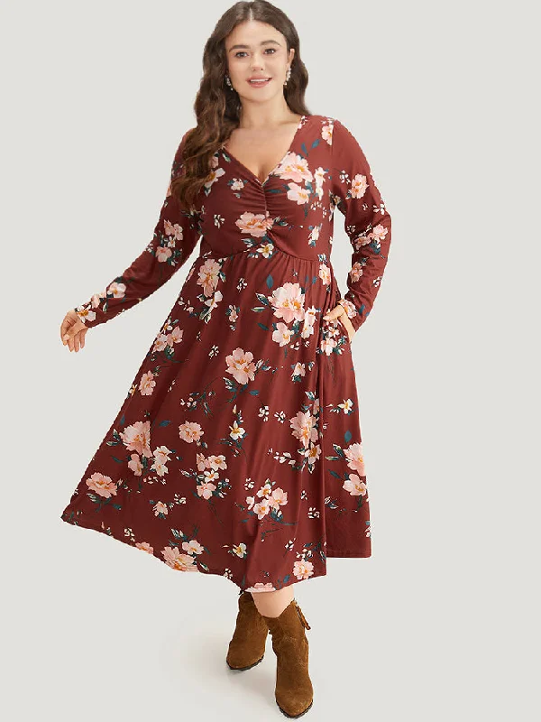 Plus size dresses for winter layer warmly -Floral Pocket Ruched Elastic Waist Dress