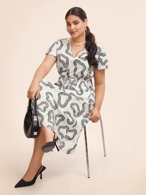 Plus size dresses with hidden support shape secretly -V Neck Geometric Drawstring Midi Dress