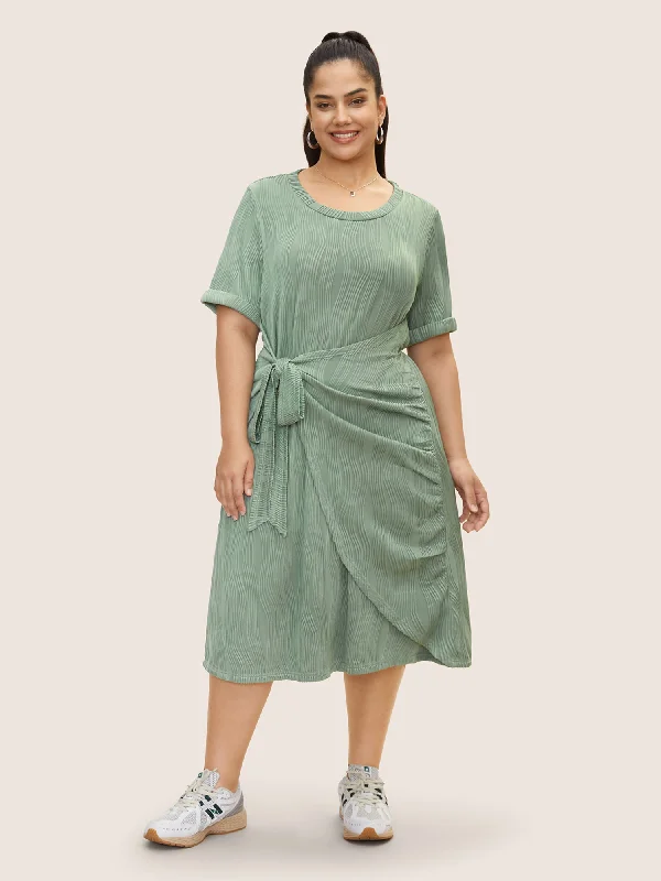 Plus size dresses for power dressing empower daily -Round Neck Pit Strip Tie Knot Dress