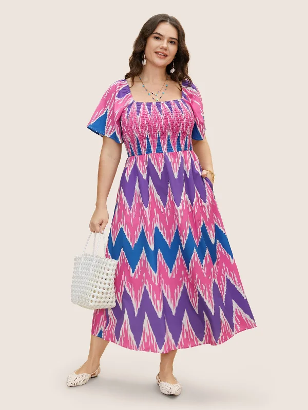 Plus size dresses featuring tie-dye patterns are quirky -Geometric Contrast Shirred Flutter Sleeve Dress