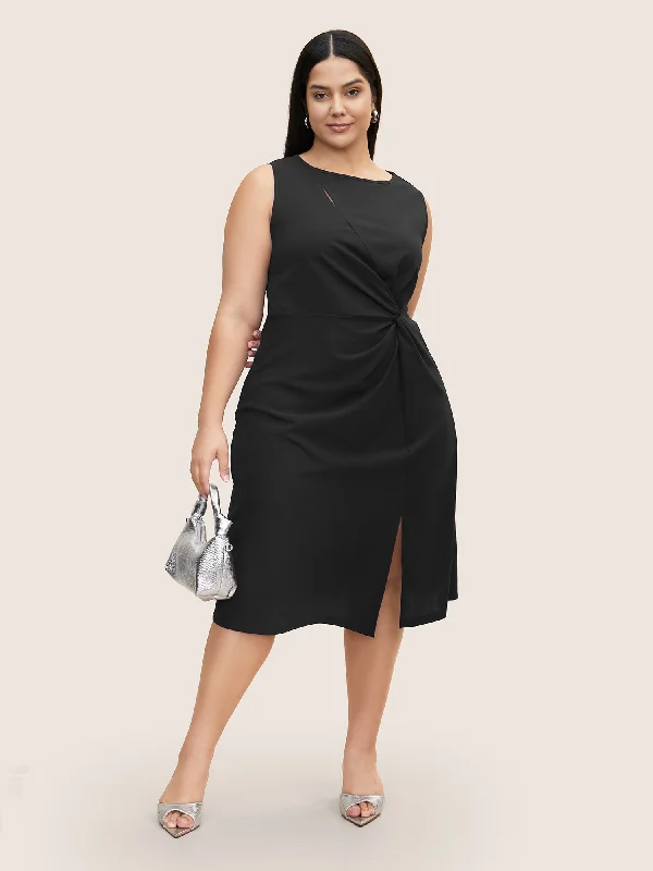 Plus size dresses featuring satin finishes feel smooth -Plain Twist Front Slit Hem Dress