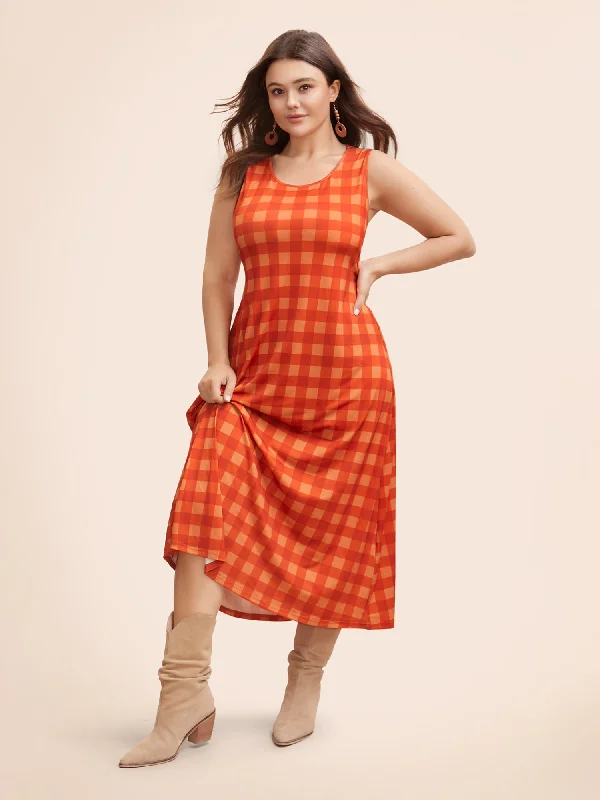 Plus size dresses with ruched details hide flaws -Round Neck Plaid Tank Dress