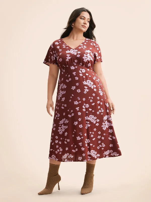 Plus size dresses with midi lengths balance well -Floral V Neck Gathered Midi Dress