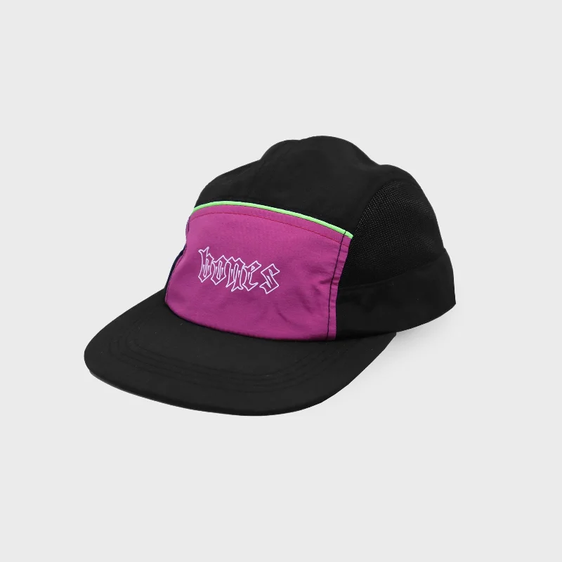 Lightweight cap with quick-dry fabric finish -Steeze Retro 5 Panel Cap - Black/Pink