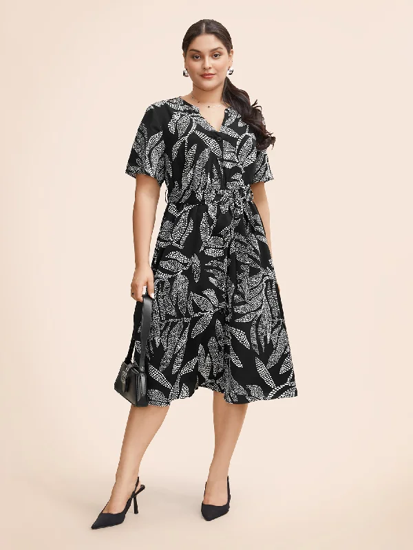 Plus size dresses with shiny threads reflect light -Tropical Print Notched Belted Midi Dress