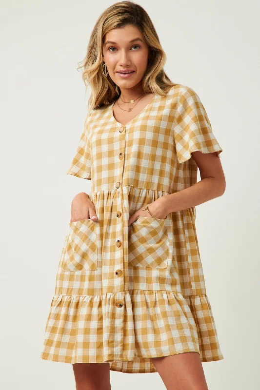 Plus size dresses with scoop necklines feel classic -Womens Plaid Patch Pocket Button Down Dress