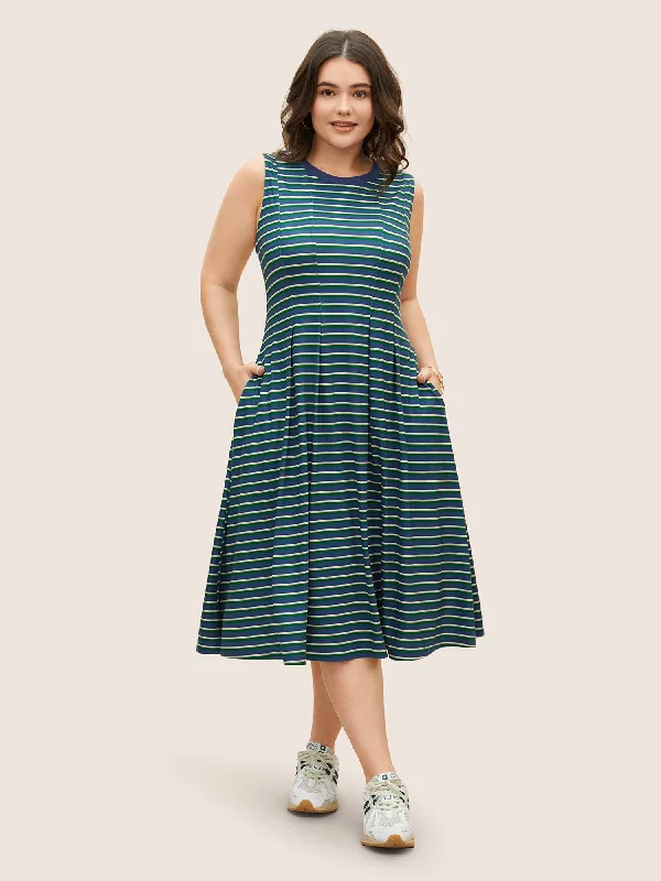 Plus size dresses with supportive fits lift spirits -Contrast Striped Pleated Pocket Tank Dress