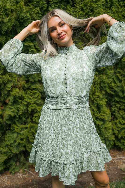 Flattering plus size dresses for curvy figures look stunning -Brynley Dress in Green - FINAL SALE