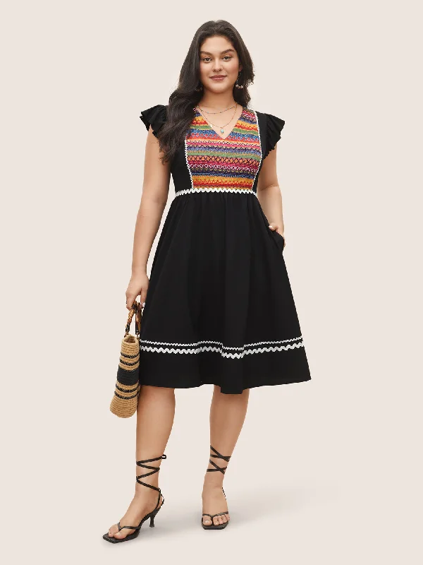 Plus size dresses for bold outfits match well -Color Embroidered Patchwork Flounce Sleeve Dress