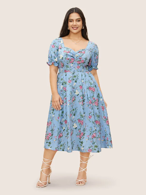 Plus size dresses featuring maxi lengths flow gracefully -Floral Heart Neckline Shirred Lantern Sleeve Dress