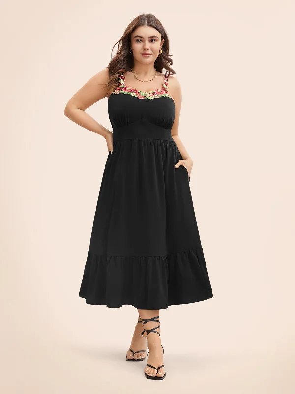 Plus size dresses featuring chevron prints are sharp -Floral Woven Ribbon Heart Neckline Cami Dress