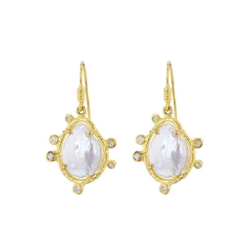 Drop Earrings for Casual Outfit -Simple drop earrings with a smooth finish for a minimalist look -Pearl & Diamond Drop Earrings