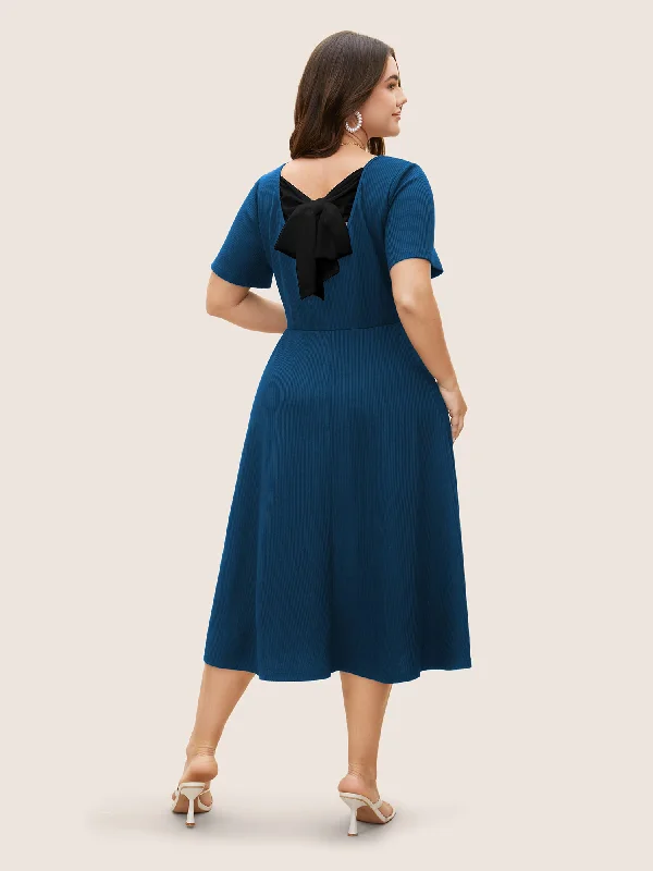 Plus size dresses with timeless charm stay chic -Round Neck Contrast Back Bowknot Midi Dress